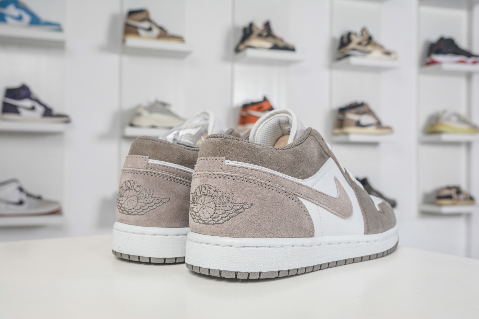 Air Jordan 1 Low 橄榄灰 AJ1 低帮休闲板鞋 553558-046 Air Jordan 1 Low 橄榄灰 AJ1 低帮休闲板鞋 553558-046