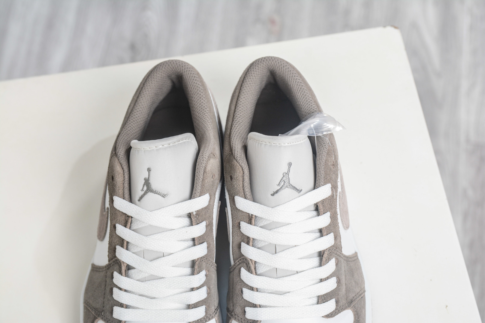 Air Jordan 1 Low 橄榄灰 AJ1 低帮休闲板鞋 553558-046 Air Jordan 1 Low 橄榄灰 AJ1 低帮休闲板鞋 553558-046