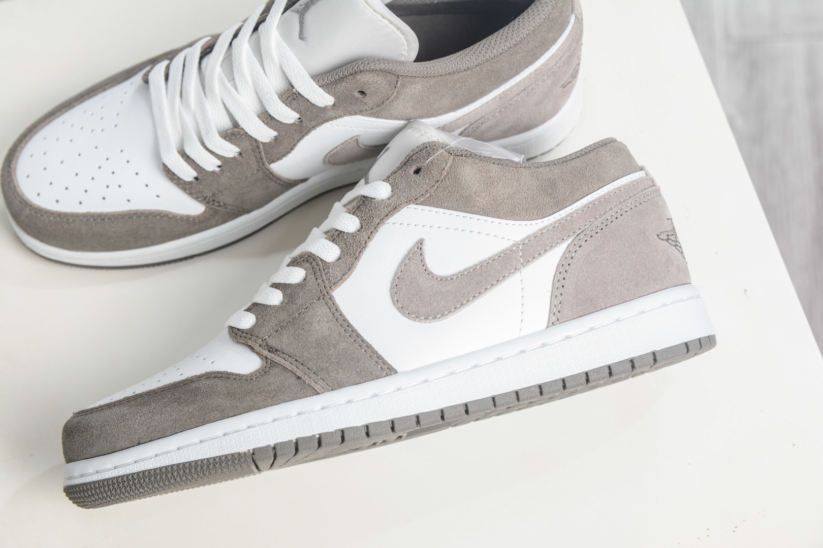 Air Jordan 1 Low 橄榄灰 AJ1 低帮休闲板鞋 553558-046 Air Jordan 1 Low 橄榄灰 AJ1 低帮休闲板鞋 553558-046