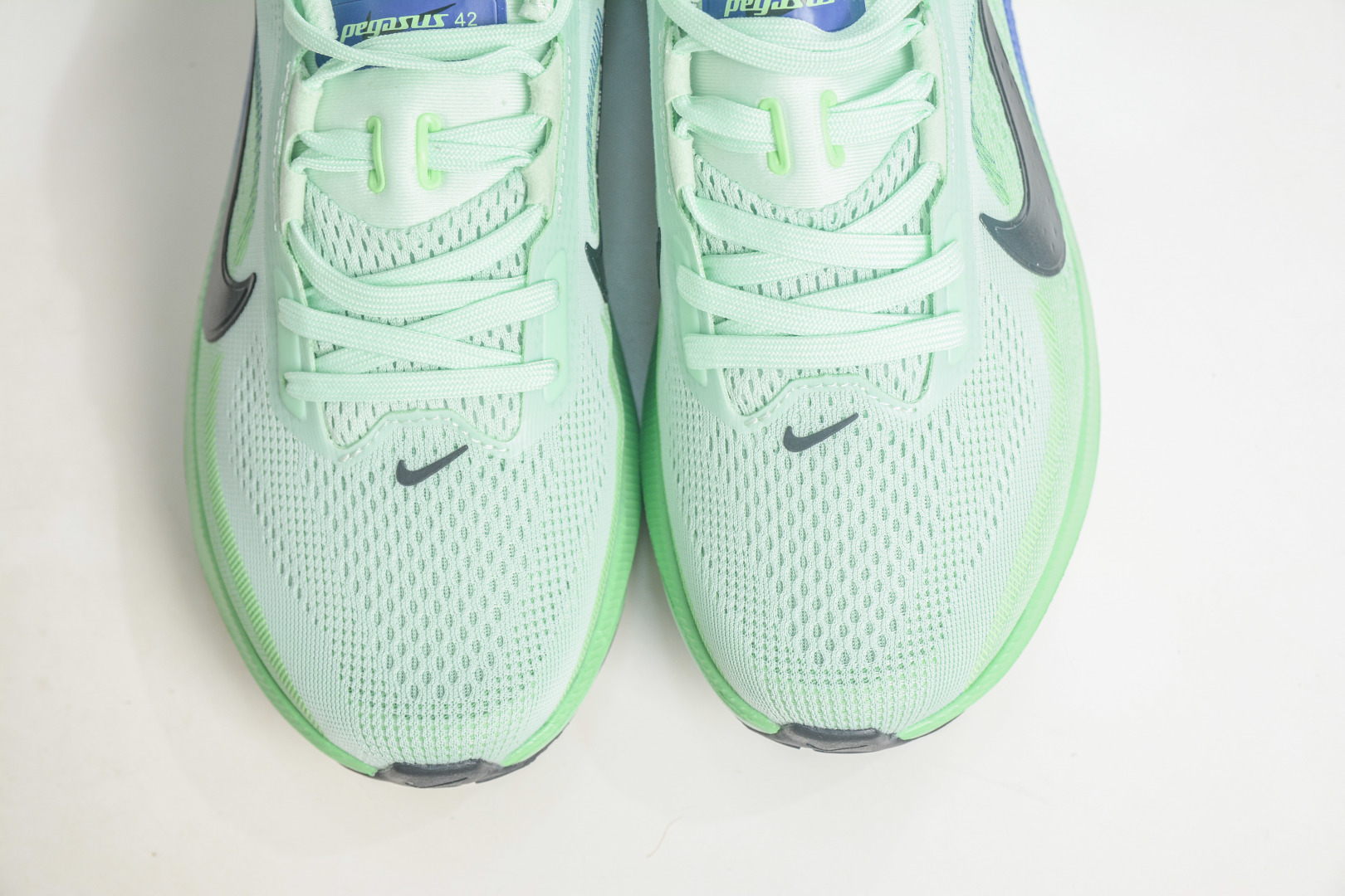 Air Zoom Pegasus 飞马42 IB1873-702 Air Zoom Pegasus 飞马42 IB1873-702