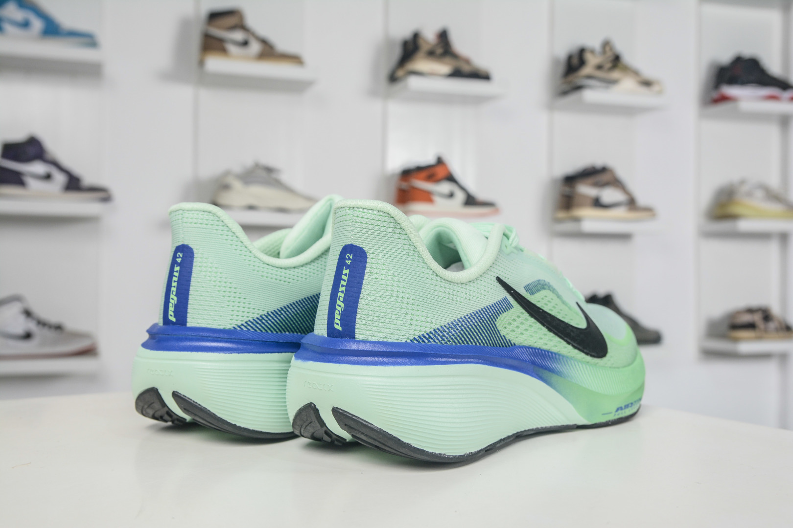 Air Zoom Pegasus 飞马42 IB1873-702 Air Zoom Pegasus 飞马42 IB1873-702