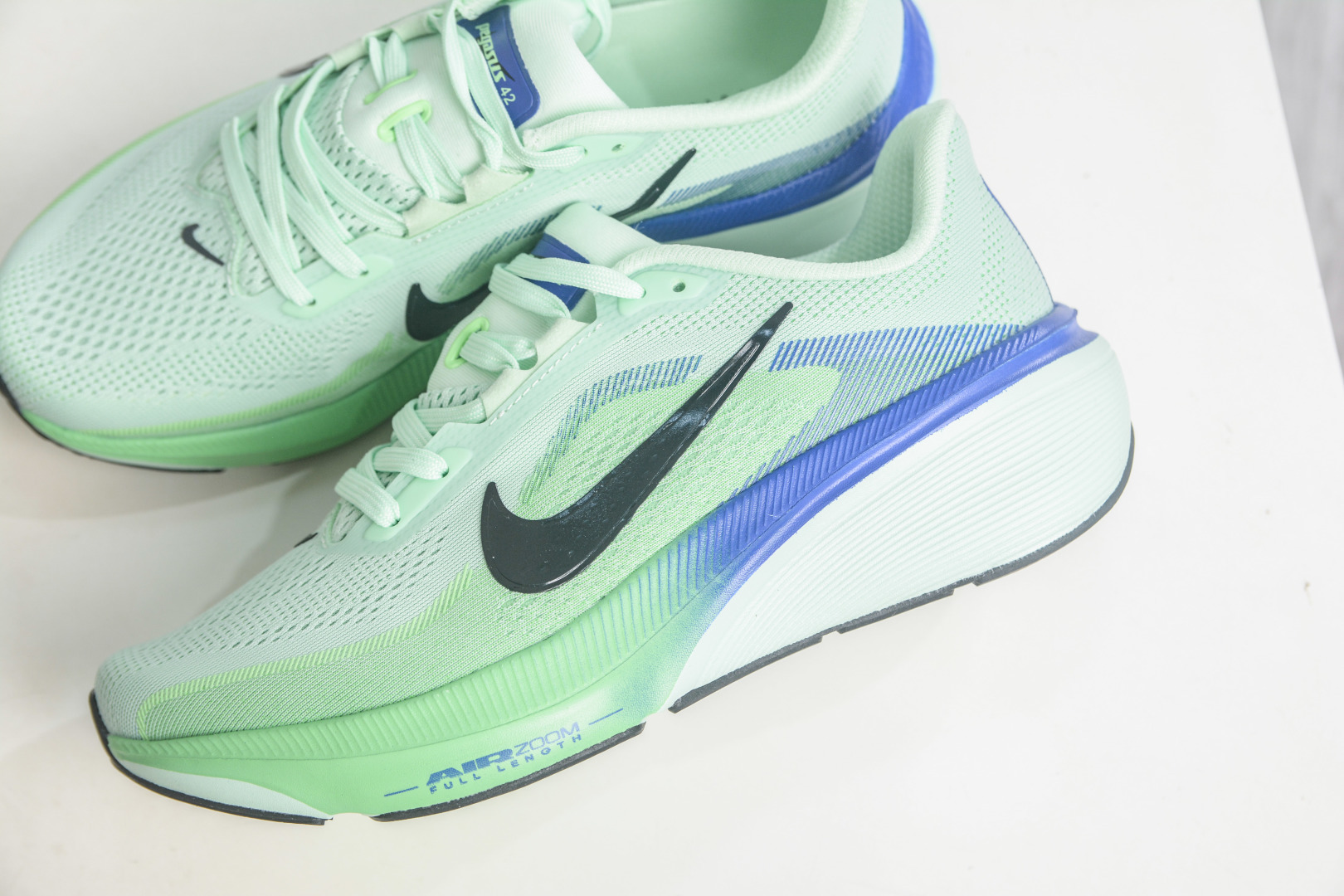 Air Zoom Pegasus 飞马42 IB1873-702 Air Zoom Pegasus 飞马42 IB1873-702