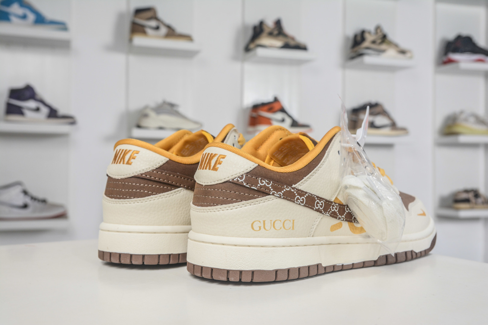 270 Air Jordan 1 Retro Low x GUCCI 古驰联名-米白棕黄 SD8888-009-Chinese UA Cheap High Quatity Brand Clothes Bags handbags Sneakers wholesale wholesaler seller from China Factory suppliers Fashion Clothing Shoes best Quality Beautiful Price 270 Air Jordan 1 Retro Low x GUCCI 古驰联名-米白棕黄 SD8888-009