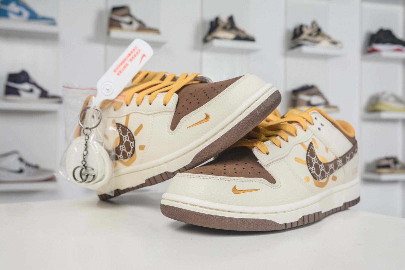 270 Air Jordan 1 Retro Low x GUCCI 古驰联名-米白棕黄 SD8888-009-Chinese UA Cheap High Quatity Brand Clothes Bags handbags Sneakers wholesale wholesaler seller from China Factory suppliers Fashion Clothing Shoes best Quality Beautiful Price 270 Air Jordan 1 Retro Low x GUCCI 古驰联名-米白棕黄 SD8888-009
