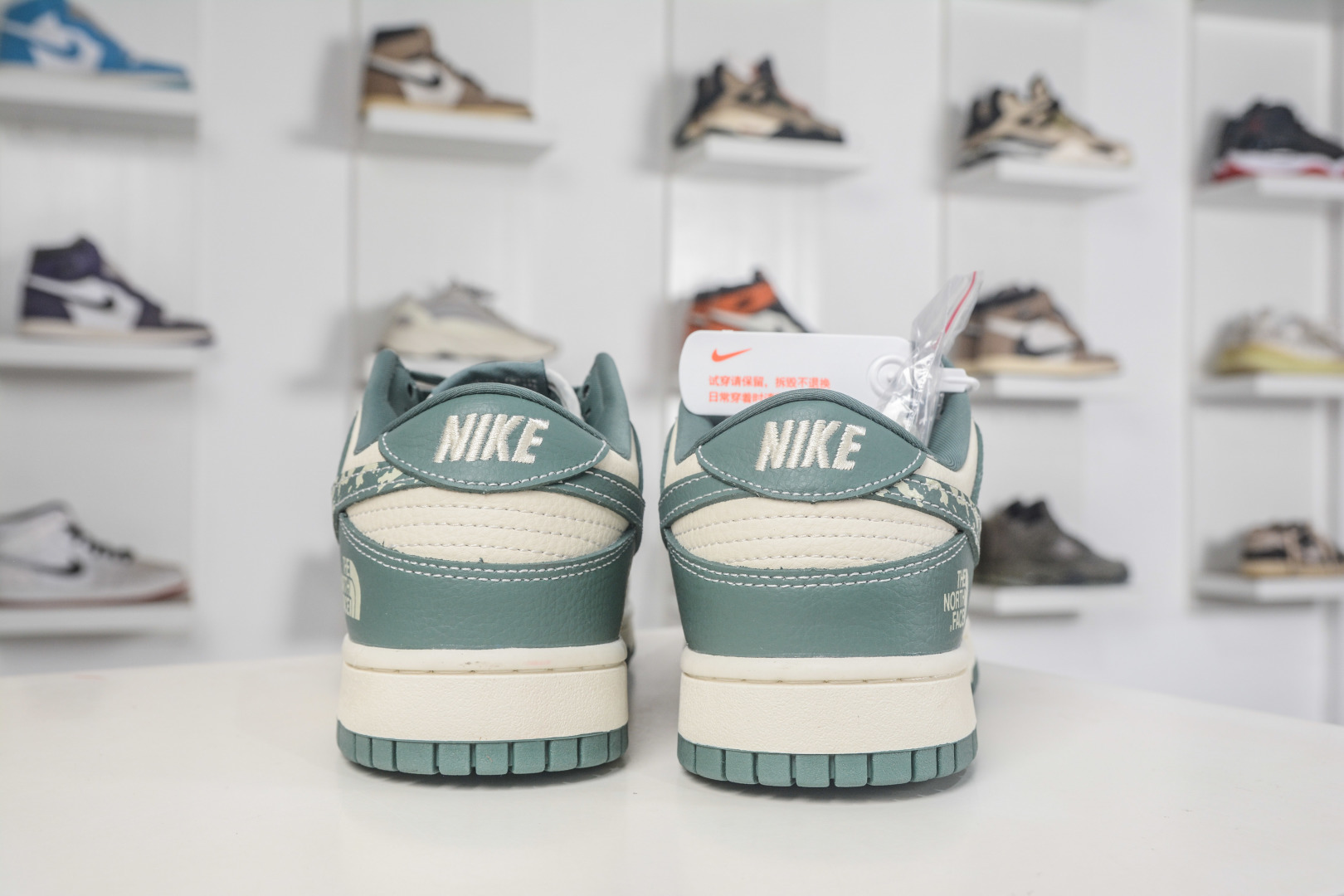Nike SB Dunk Low x The North Face 北面联名-米白绿 SL8888-003 Nike SB Dunk Low x The North Face 北面联名-米白绿 SL8888-003