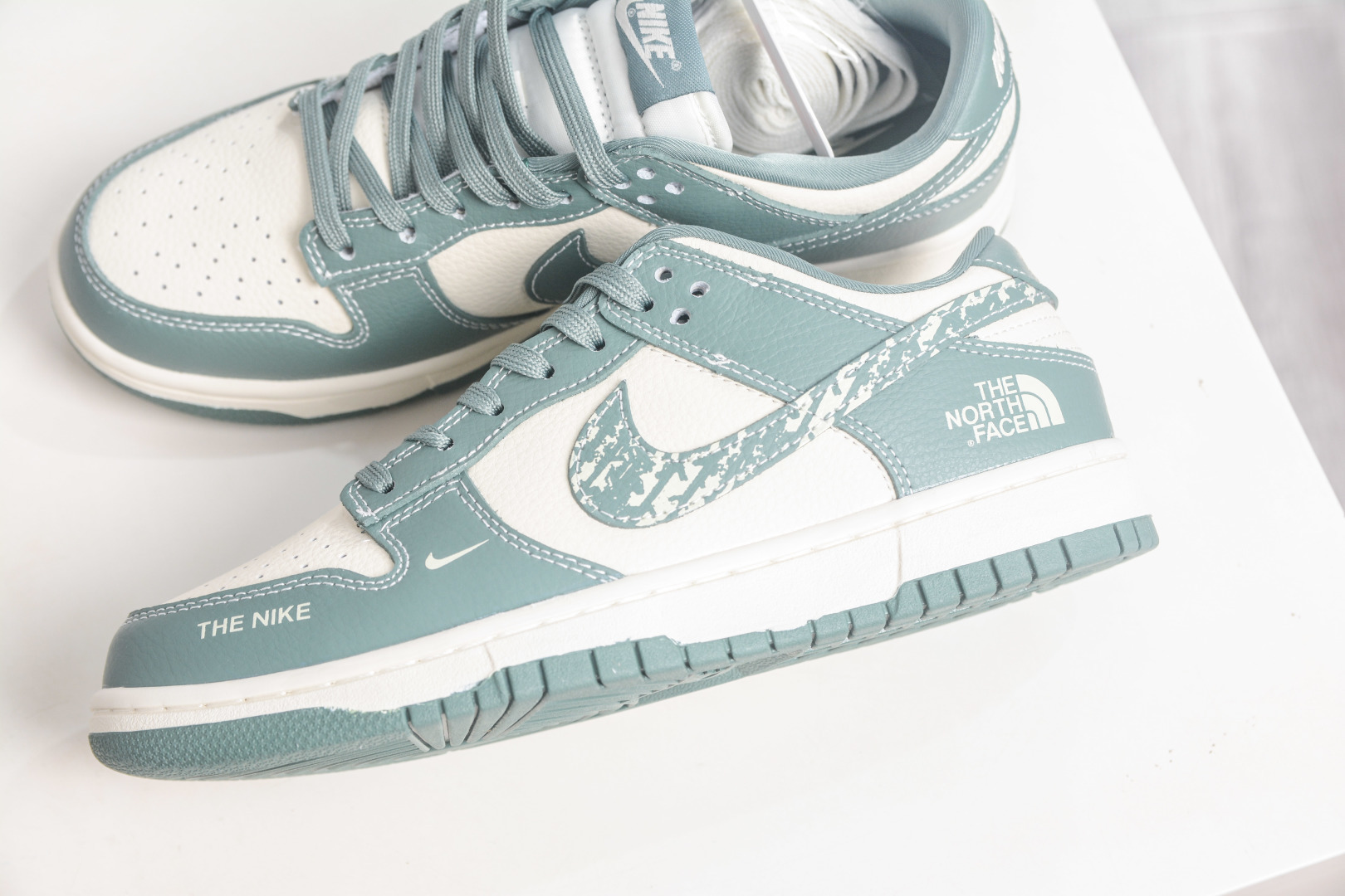 Nike SB Dunk Low x The North Face 北面联名-米白绿 SL8888-003 Nike SB Dunk Low x The North Face 北面联名-米白绿 SL8888-003