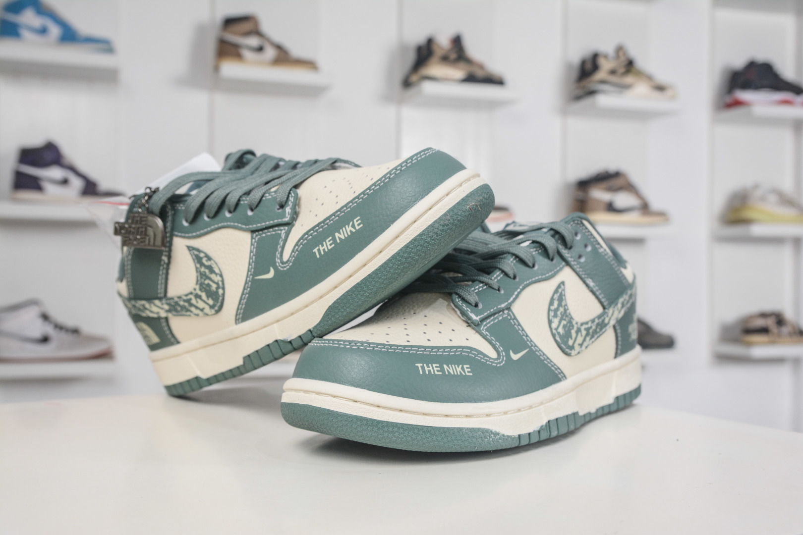 Nike SB Dunk Low x The North Face 北面联名-米白绿 SL8888-003 Nike SB Dunk Low x The North Face 北面联名-米白绿 SL8888-003