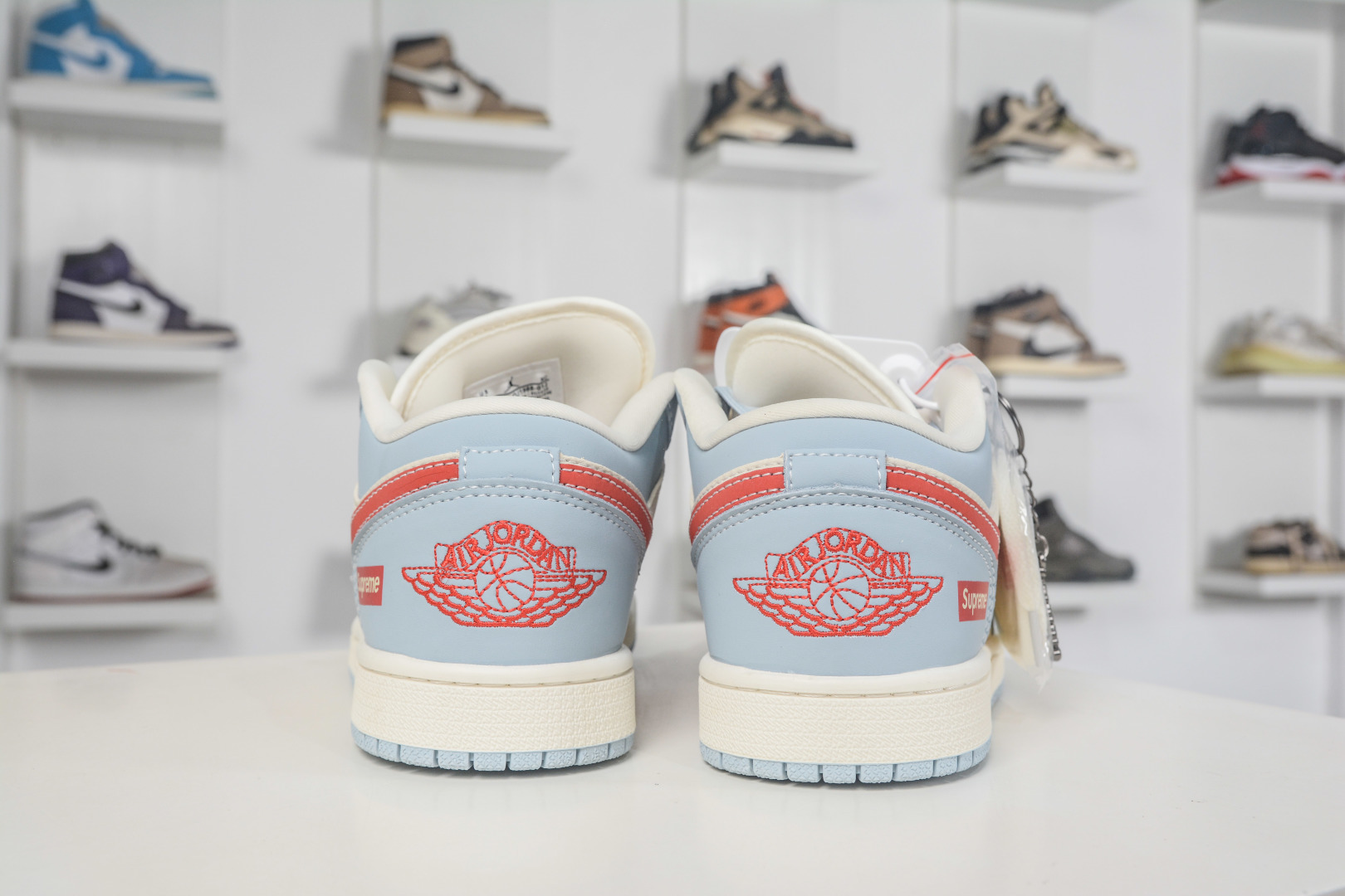 Air Jordan 1 Retro Low x Supreme SUP联名-白浅蓝红钩 QJ1988-012 Air Jordan 1 Retro Low x Supreme SUP联名-白浅蓝红钩 QJ1988-012