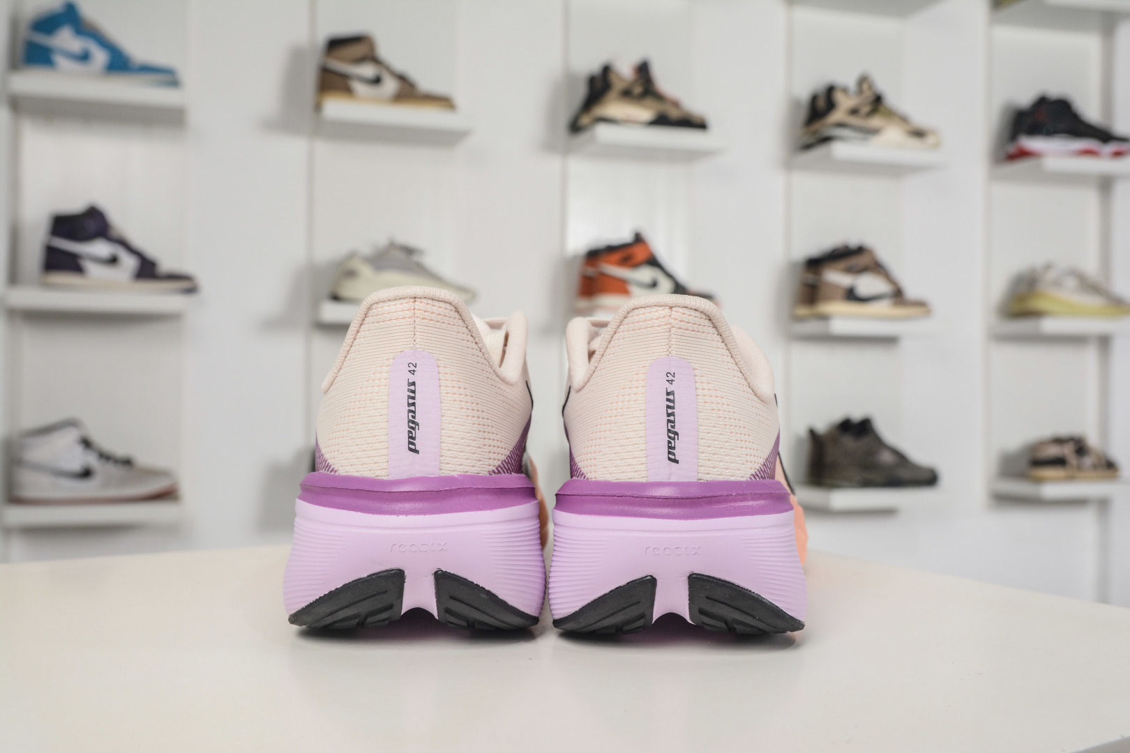 Air Zoom Pegasus 飞马42 IB1881-113 Air Zoom Pegasus 飞马42 IB1881-113