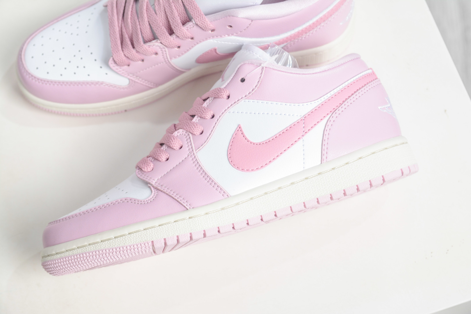 Air Jordan 1 Low 白粉 AJ1 低帮休闲板鞋 DC0774-607