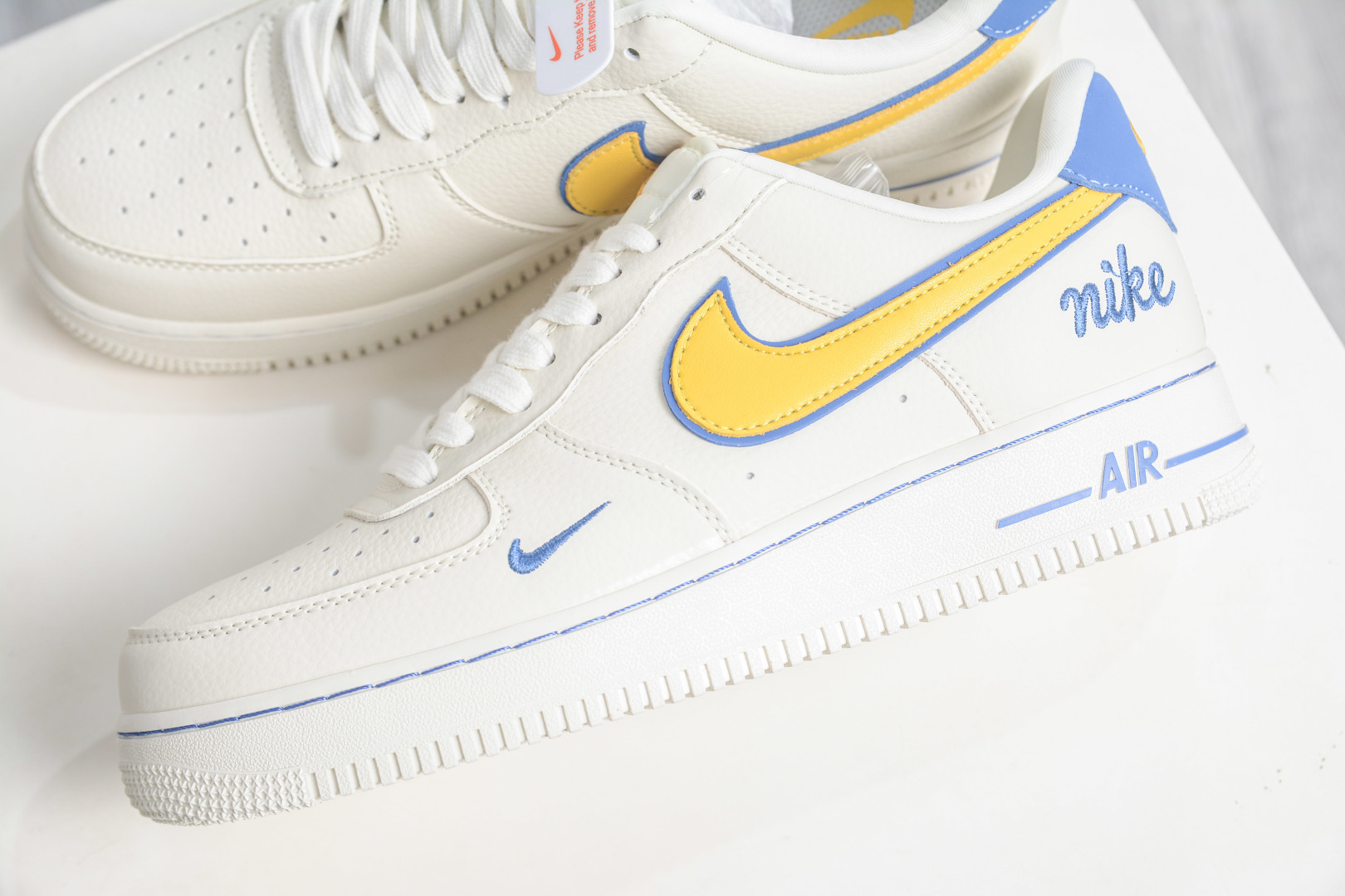 Nike Air Force 1 Low 07 米白黄蓝 FV3694-112 Nike Air Force 1 Low 07 米白黄蓝 FV3694-112