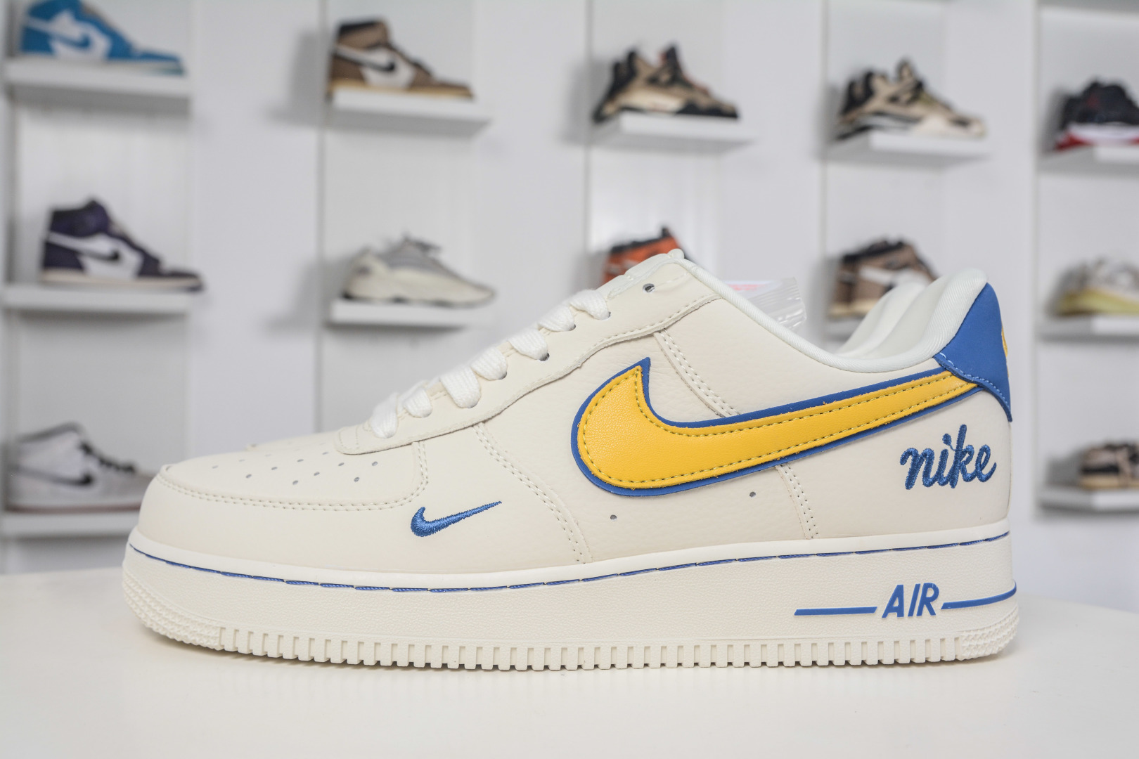 Nike Air Force 1 Low 07 米白黄蓝 FV3694-112 Nike Air Force 1 Low 07 米白黄蓝 FV3694-112