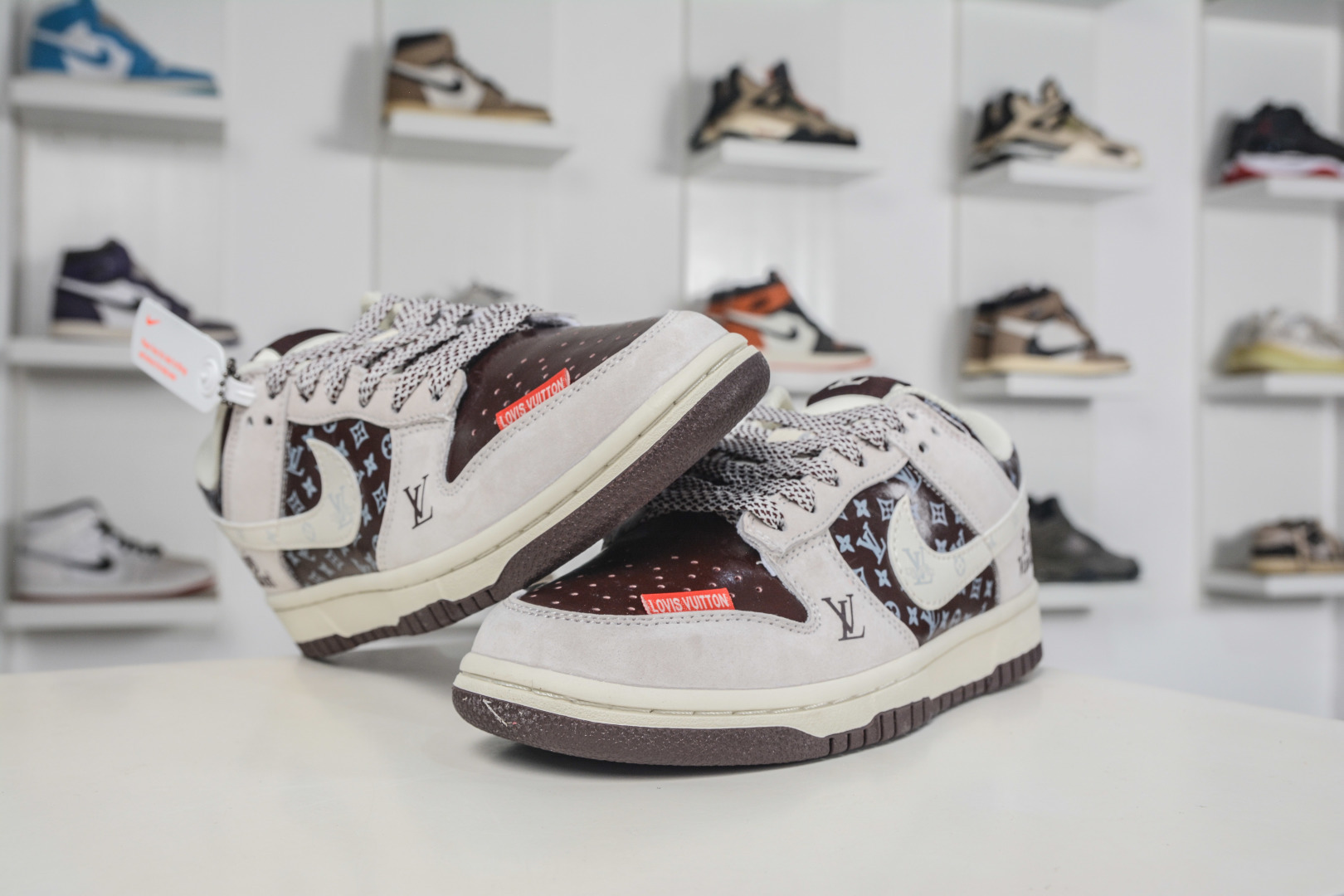 Nike SB Dunk Low x Louis Vuitton LV联名-米灰褐 DN3168-031 Nike SB Dunk Low x Louis Vuitton LV联名-米灰褐 DN3168-031