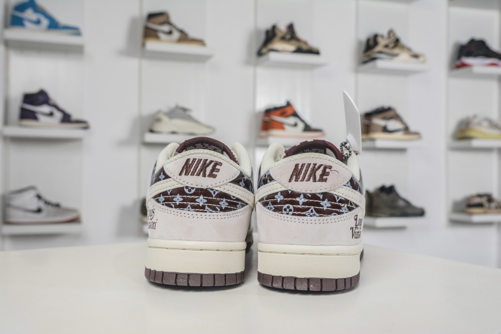 Nike SB Dunk Low x Louis Vuitton LV联名-米灰褐 DN3168-031 Nike SB Dunk Low x Louis Vuitton LV联名-米灰褐 DN3168-031