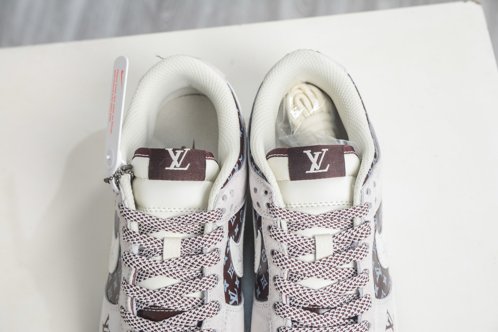 Nike SB Dunk Low x Louis Vuitton LV联名-米灰褐 DN3168-031 Nike SB Dunk Low x Louis Vuitton LV联名-米灰褐 DN3168-031