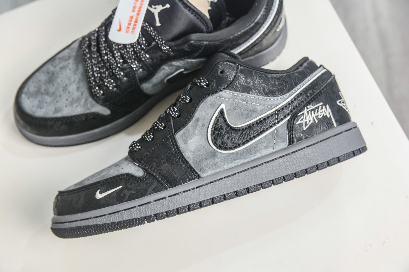 Air Jordan 1 Retro Low x Stussy 斯图西联名-黑灰 LD8888-015 Air Jordan 1 Retro Low x Stussy 斯图西联名-黑灰 LD8888-015