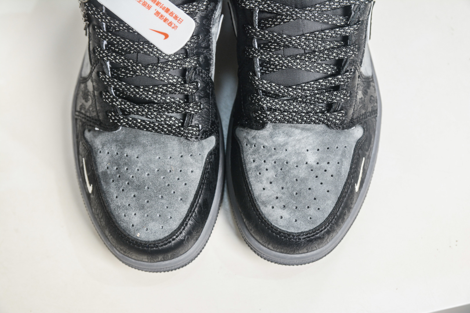 Air Jordan 1 Retro Low x Stussy 斯图西联名-黑灰 LD8888-015 Air Jordan 1 Retro Low x Stussy 斯图西联名-黑灰 LD8888-015