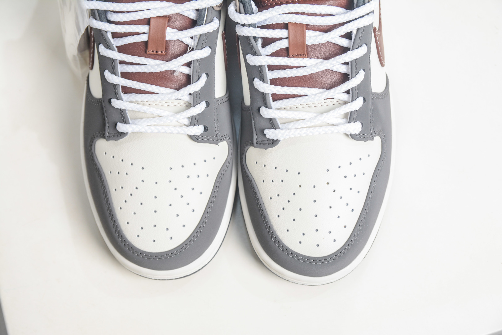 Nike SB Dunk Low 复古枫叶 猛擎制造 灰白棕 IM6670-202 Nike SB Dunk Low 复古枫叶 猛擎制造 灰白棕 IM6670-202