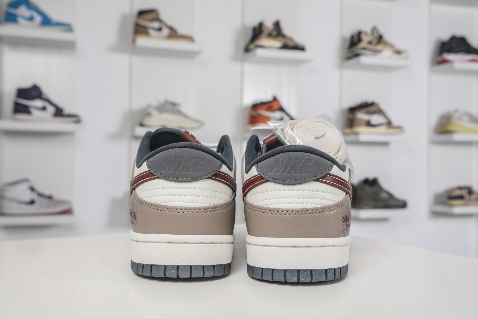 Nike SB Dunk Low 复古枫叶 猛擎制造 灰白棕 IM6670-202 Nike SB Dunk Low 复古枫叶 猛擎制造 灰白棕 IM6670-202