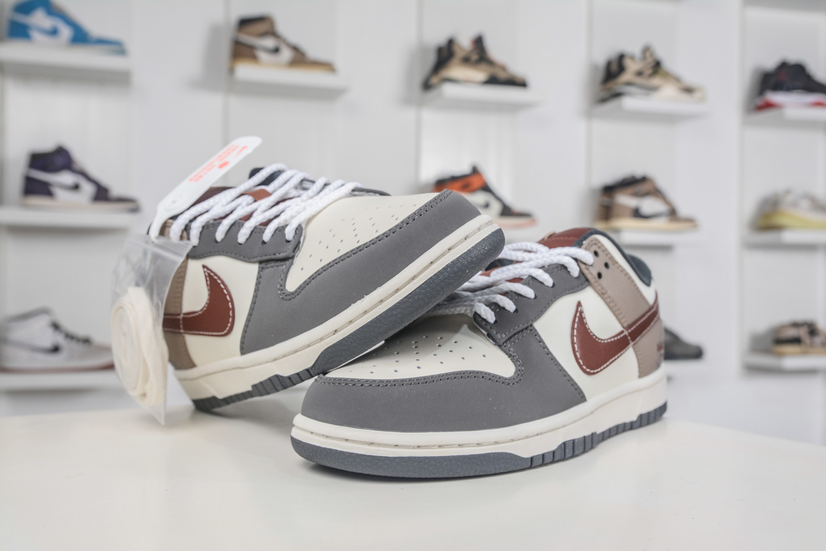 Nike SB Dunk Low 复古枫叶 猛擎制造 灰白棕 IM6670-202 Nike SB Dunk Low 复古枫叶 猛擎制造 灰白棕 IM6670-202