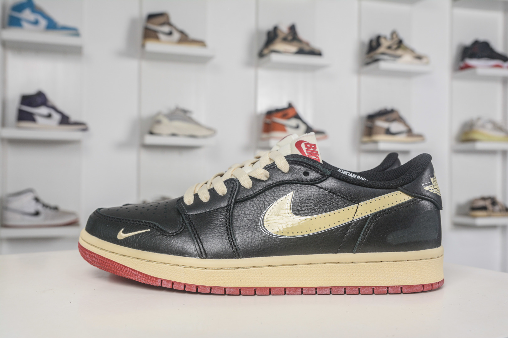 DTNigel Sylvester x Jordan Air Jordan 1 Retro Low Nitro ”Better With Time” 联名白黑红 IB8958-001 DTNigel Sylvester x Jordan Air Jordan 1 Retro Low Nitro ”Better With Time” 联名白黑红 IB8958-001