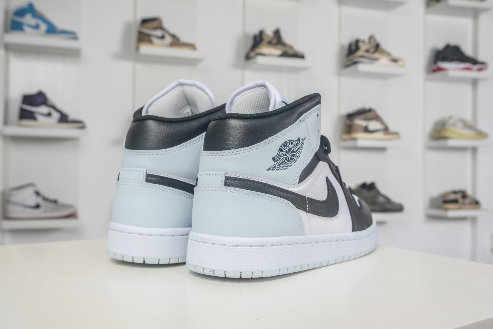 DTAir Jordan AJ1 Mid 中帮 黑白蓝 DQ8426-002 DTAir Jordan AJ1 Mid 中帮 黑白蓝 DQ8426-002