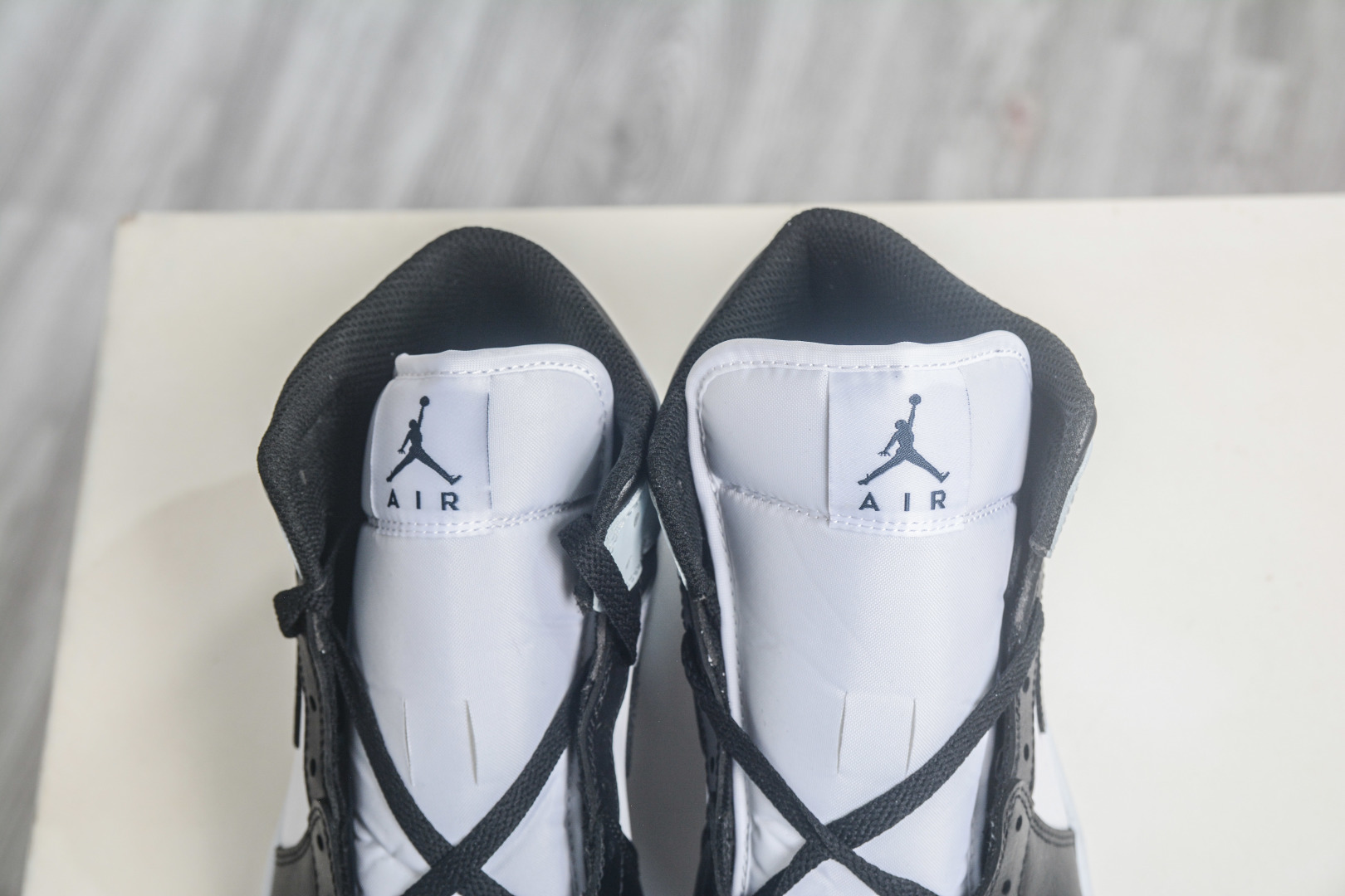 DTAir Jordan AJ1 Mid 中帮 黑白蓝 DQ8426-002 DTAir Jordan AJ1 Mid 中帮 黑白蓝 DQ8426-002