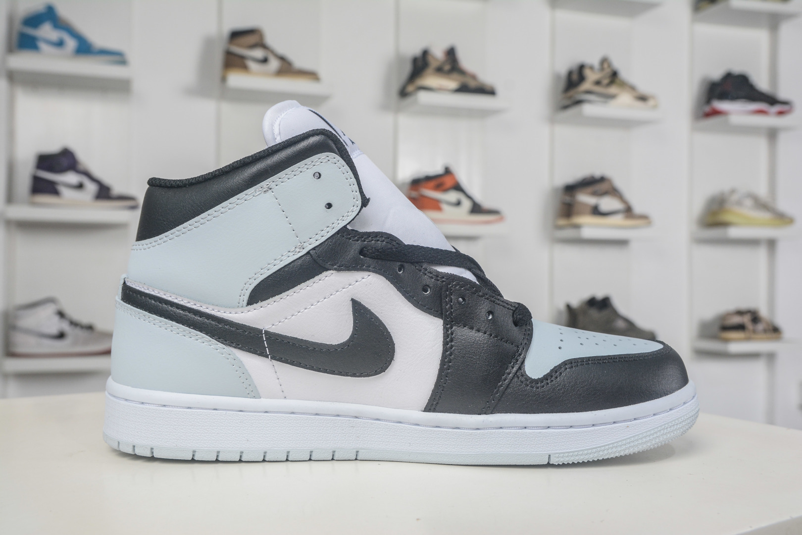 DTAir Jordan AJ1 Mid 中帮 黑白蓝 DQ8426-002 DTAir Jordan AJ1 Mid 中帮 黑白蓝 DQ8426-002