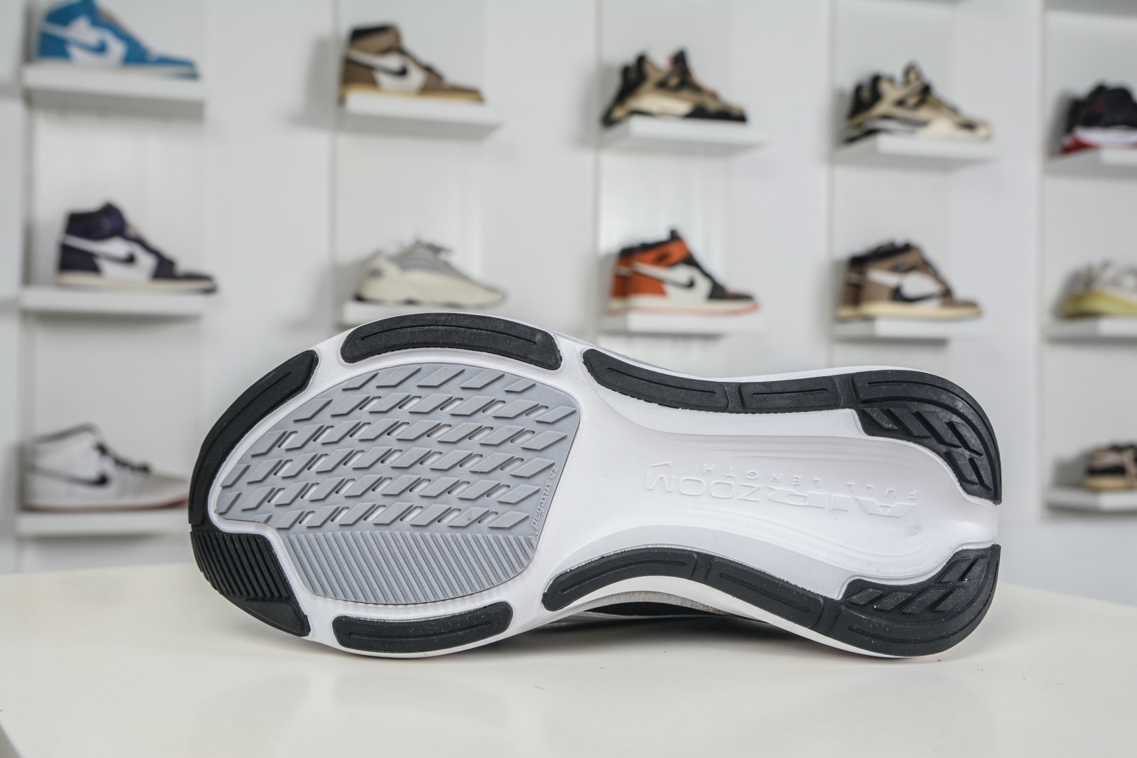 Air Zoom Pegasus 飞马42 IB1873-110 Air Zoom Pegasus 飞马42 IB1873-110