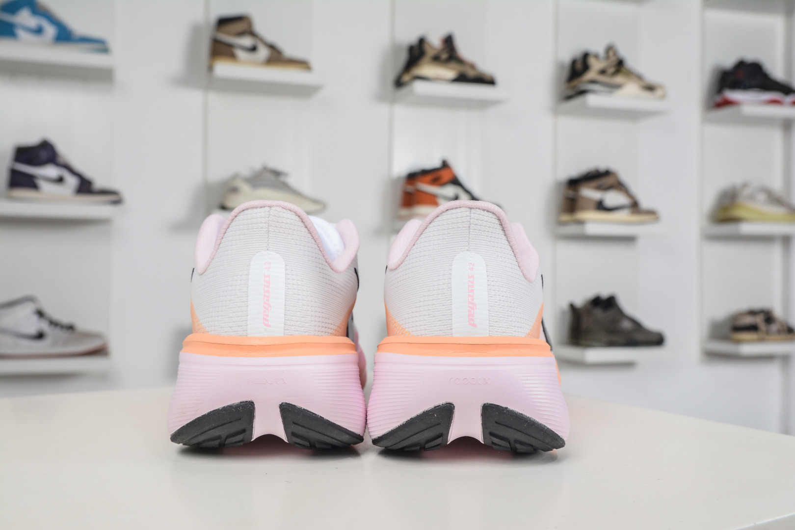 Air Zoom Pegasus 飞马42 IW2036-103 Air Zoom Pegasus 飞马42 IW2036-103