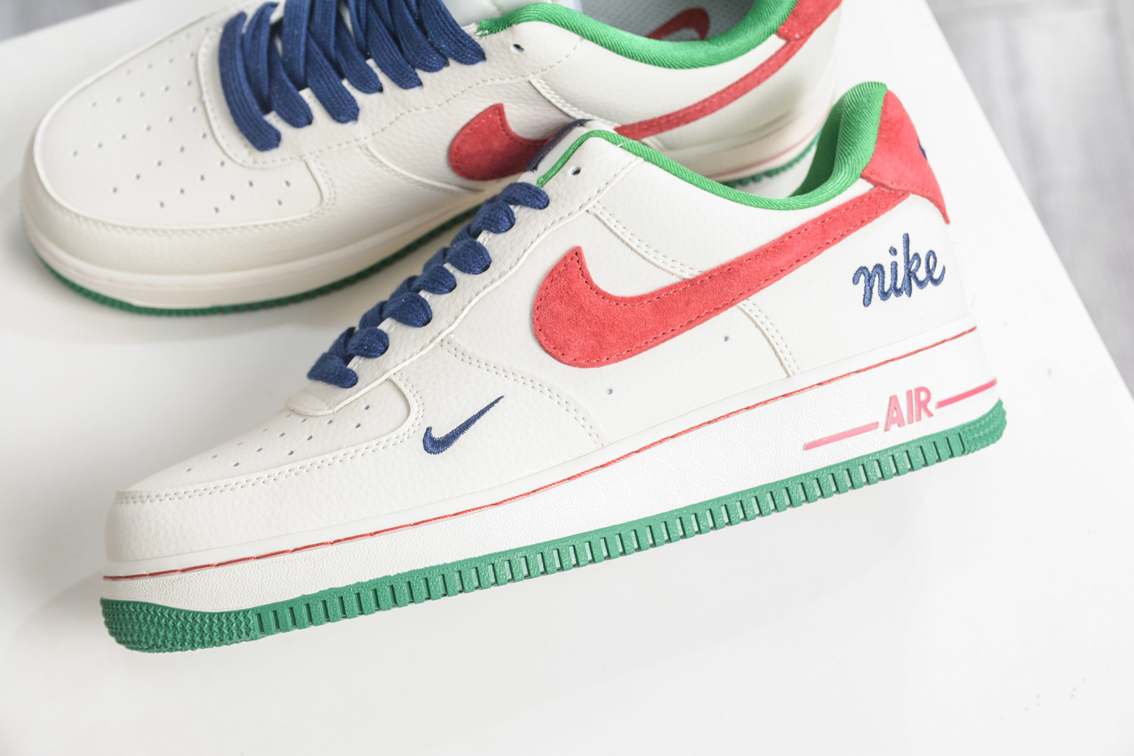 Nike Air Force 1 Low 07 米白绿红 FV3694-108 Nike Air Force 1 Low 07 米白绿红 FV3694-108