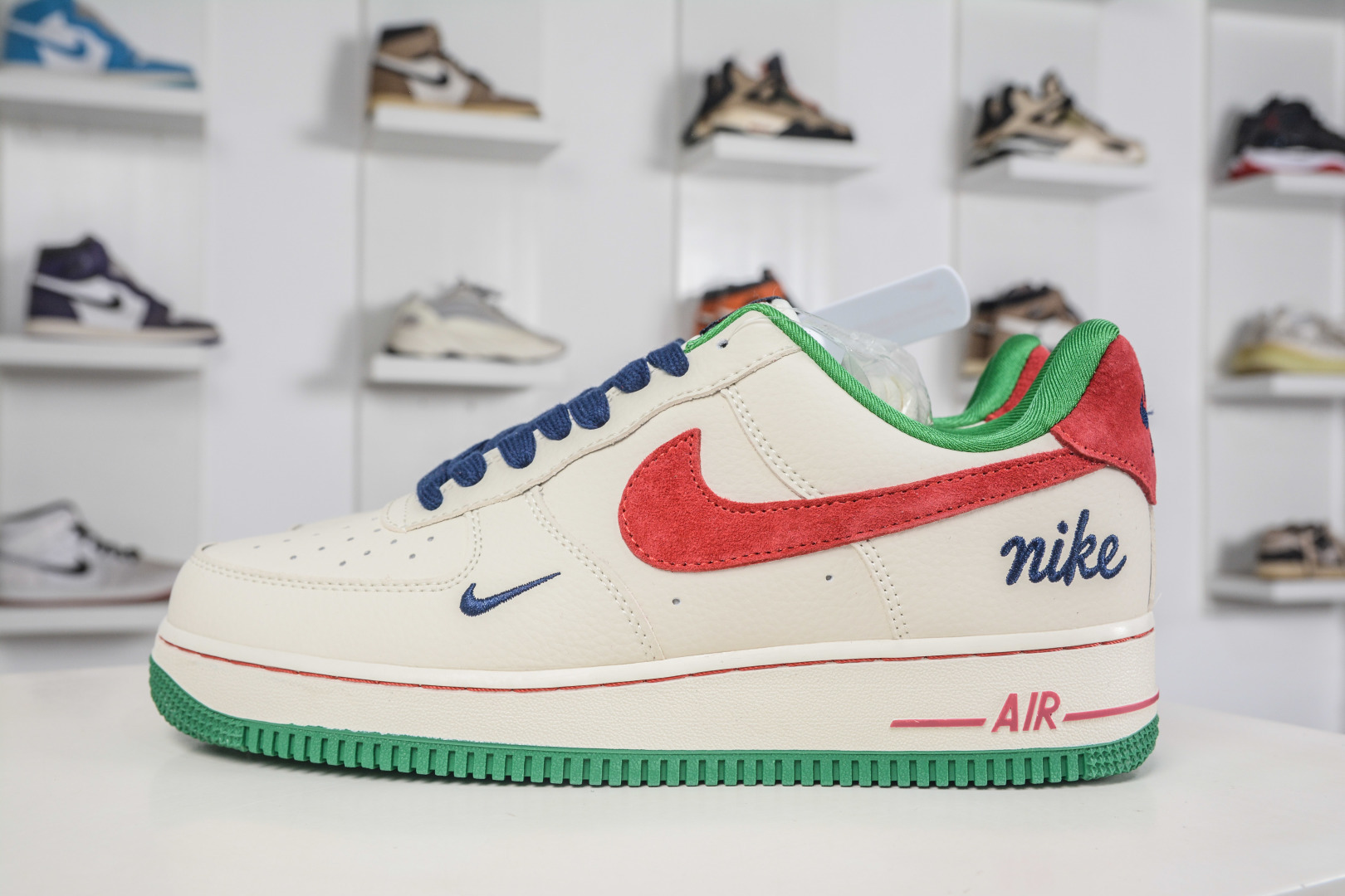 Nike Air Force 1 Low 07 米白绿红 FV3694-108 Nike Air Force 1 Low 07 米白绿红 FV3694-108
