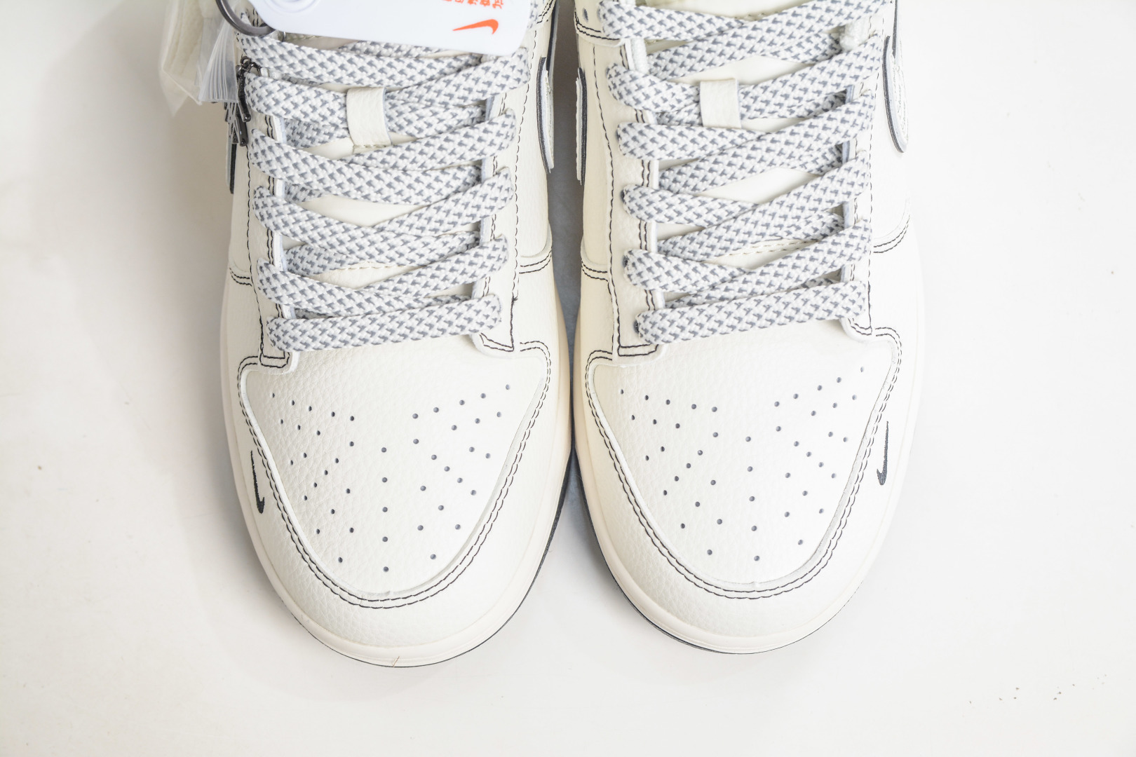 Nike SB Dunk Low X Stussy 斯图西联名-米黑线灰银 HH7518-097 Nike SB Dunk Low X Stussy 斯图西联名-米黑线灰银 HH7518-097
