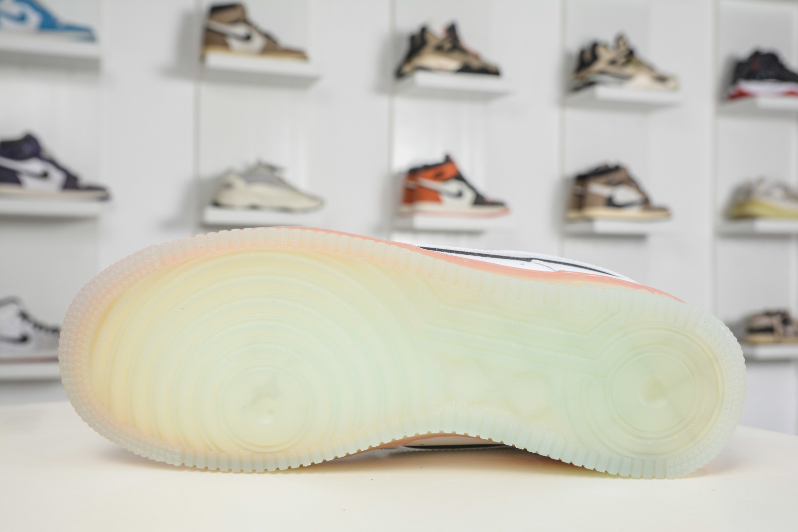 HY版NK Air Force 1 '07 Low 白黑渐变橙 IQ0228-100 HY版NK Air Force 1 '07 Low 白黑渐变橙 IQ0228-100