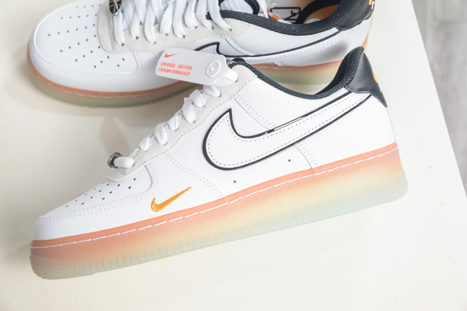 HY版NK Air Force 1 '07 Low 白黑渐变橙 IQ0228-100 HY版NK Air Force 1 '07 Low 白黑渐变橙 IQ0228-100