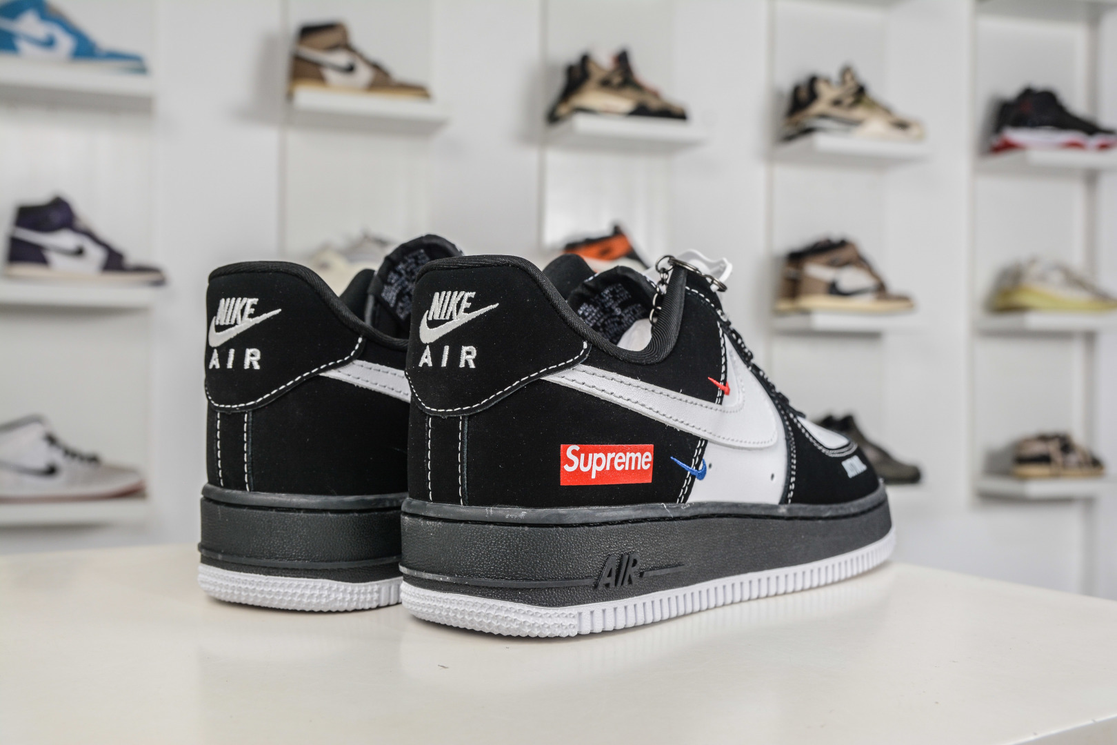 Nike Air Force 1 Low 07 x Supreme SUP联名-白黑 KJ1688-027 Nike Air Force 1 Low 07 x Supreme SUP联名-白黑 KJ1688-027