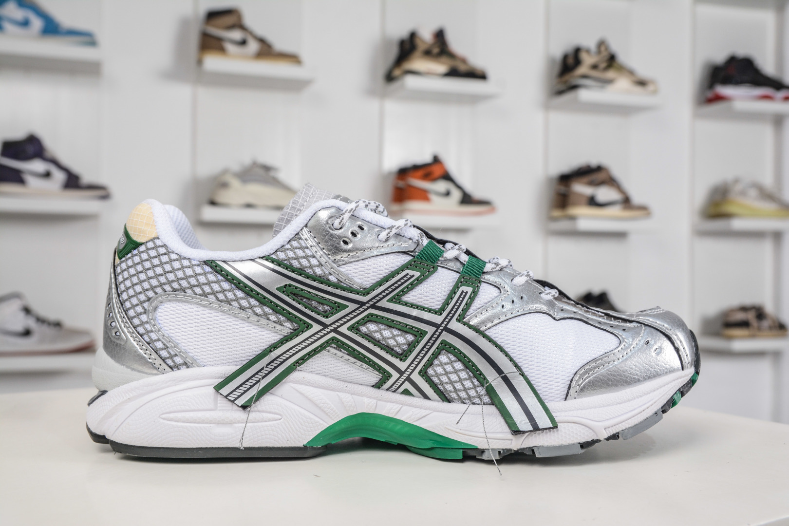 ASICS Gel-Nimbus 10.1 亚瑟士雨云10.1代系列轻量缓震休闲运动跑步鞋 1203A814-020 ASICS Gel-Nimbus 10.1 亚瑟士雨云10.1代系列轻量缓震休闲运动跑步鞋 1203A814-020