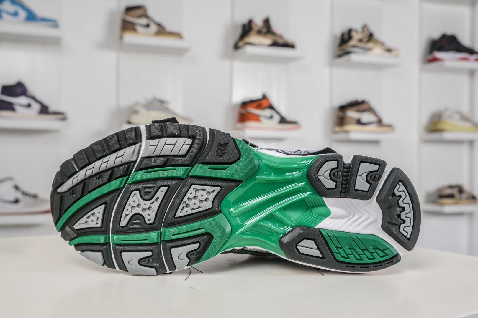 ASICS Gel-Nimbus 10.1 亚瑟士雨云10.1代系列轻量缓震休闲运动跑步鞋 1203A814-020 ASICS Gel-Nimbus 10.1 亚瑟士雨云10.1代系列轻量缓震休闲运动跑步鞋 1203A814-020