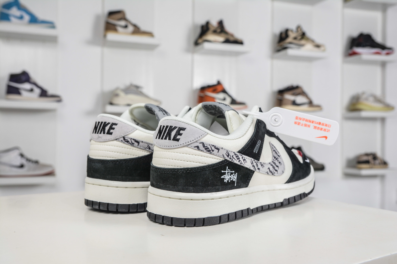 Nike SB Dunk Low X Stussy 斯图西联名—米白黑 XZ5899-111