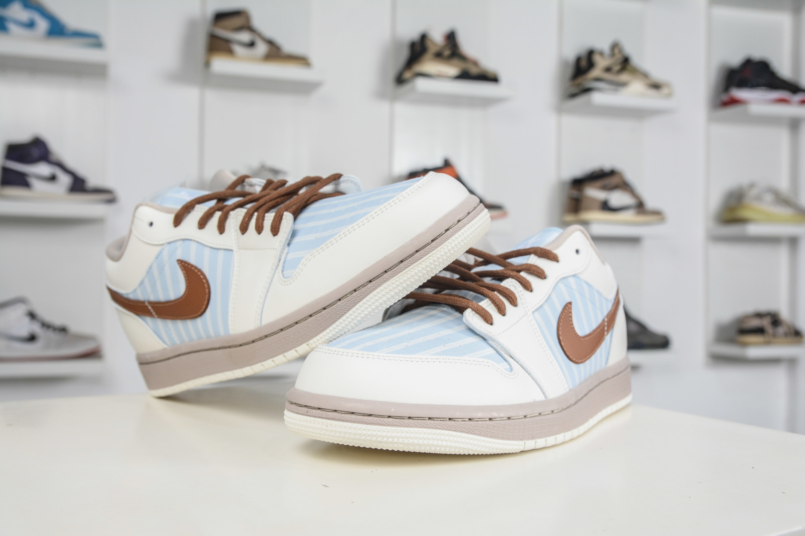Air Jordan 1 Low 条纹白蓝 AJ1 低帮休闲板鞋 IR7553-422 Air Jordan 1 Low 条纹白蓝 AJ1 低帮休闲板鞋 IR7553-422