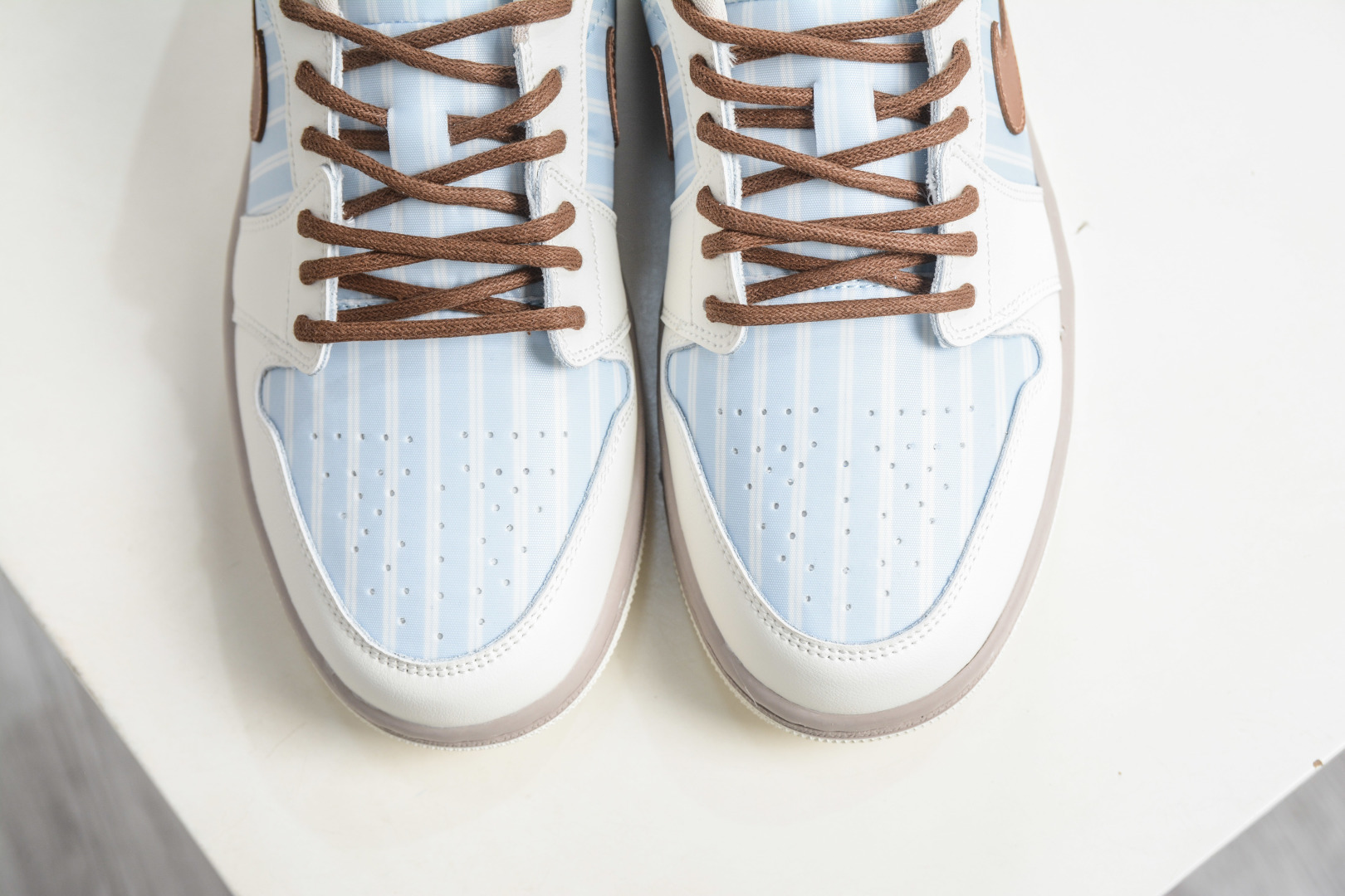 Air Jordan 1 Low 条纹白蓝 AJ1 低帮休闲板鞋 IR7553-422 Air Jordan 1 Low 条纹白蓝 AJ1 低帮休闲板鞋 IR7553-422