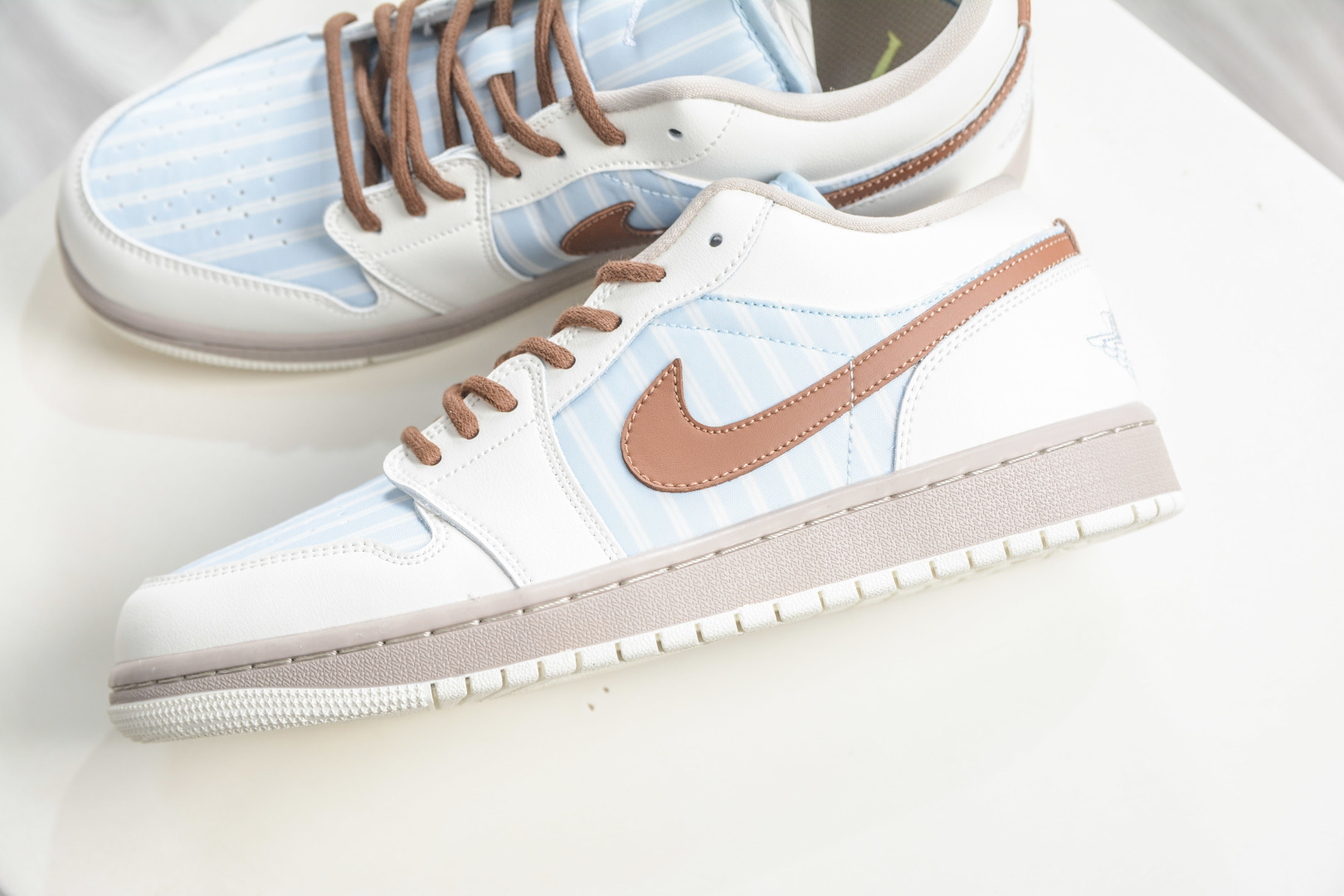 Air Jordan 1 Low 条纹白蓝 AJ1 低帮休闲板鞋 IR7553-422 Air Jordan 1 Low 条纹白蓝 AJ1 低帮休闲板鞋 IR7553-422