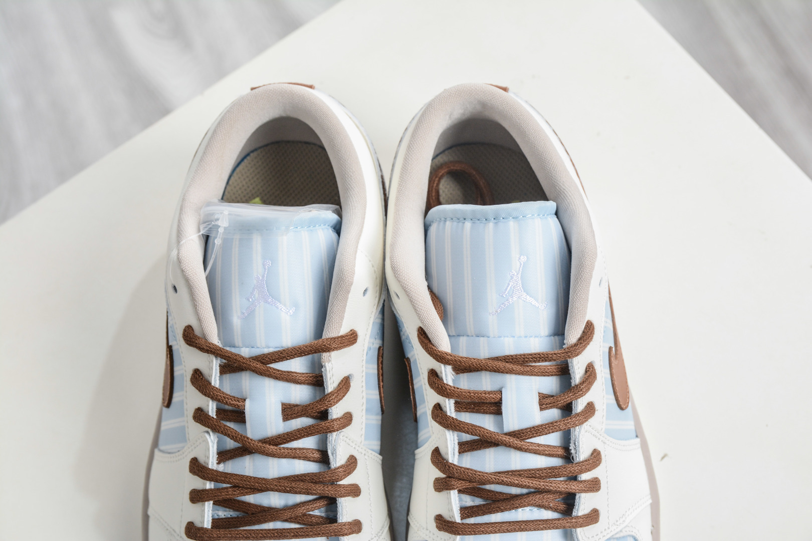 Air Jordan 1 Low 条纹白蓝 AJ1 低帮休闲板鞋 IR7553-422 Air Jordan 1 Low 条纹白蓝 AJ1 低帮休闲板鞋 IR7553-422