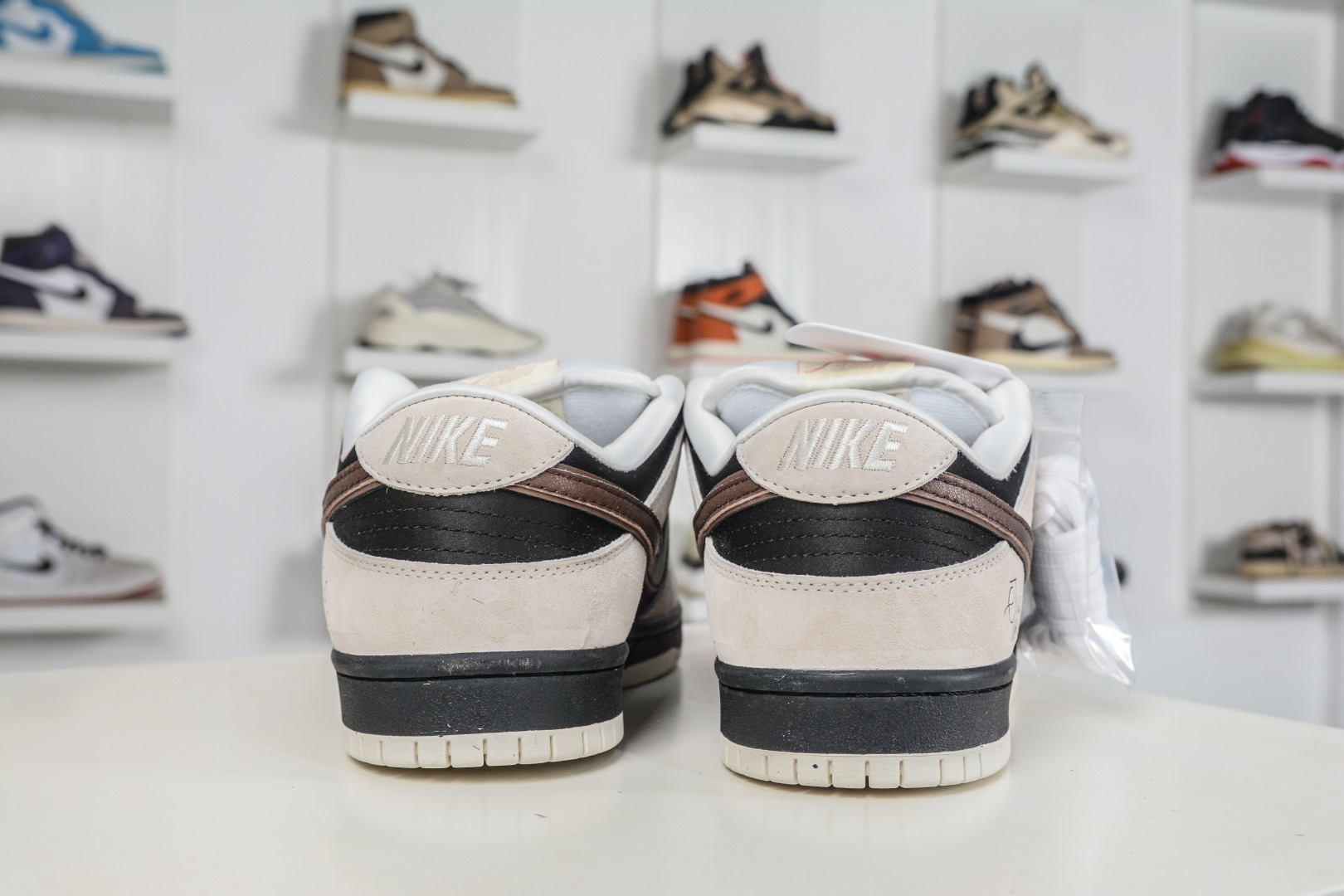 Nike SB Dunk Low 曼特宁 TMS 多巴胺 灰粽 FZ5645-100 Nike SB Dunk Low 曼特宁 TMS 多巴胺 灰粽 FZ5645-100