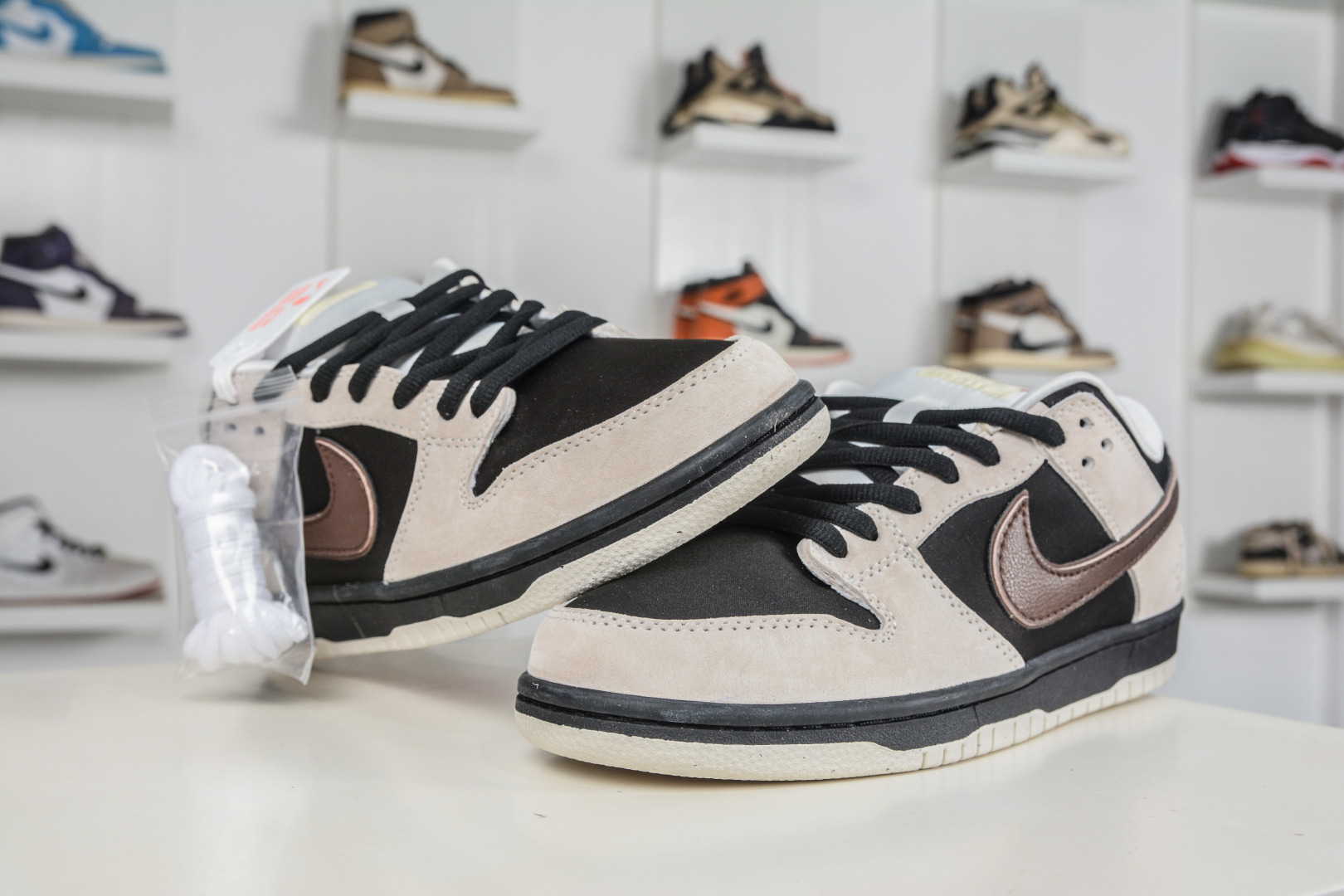 Nike SB Dunk Low 曼特宁 TMS 多巴胺 灰粽 FZ5645-100 Nike SB Dunk Low 曼特宁 TMS 多巴胺 灰粽 FZ5645-100