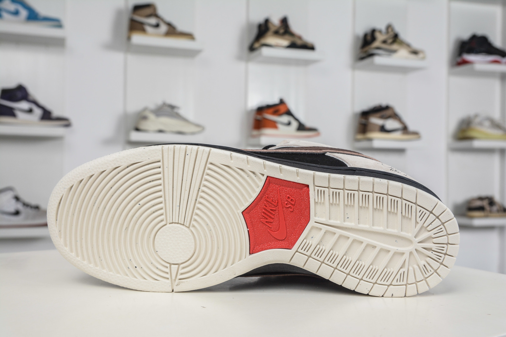 Nike SB Dunk Low 曼特宁 TMS 多巴胺 灰粽 FZ5645-100 Nike SB Dunk Low 曼特宁 TMS 多巴胺 灰粽 FZ5645-100