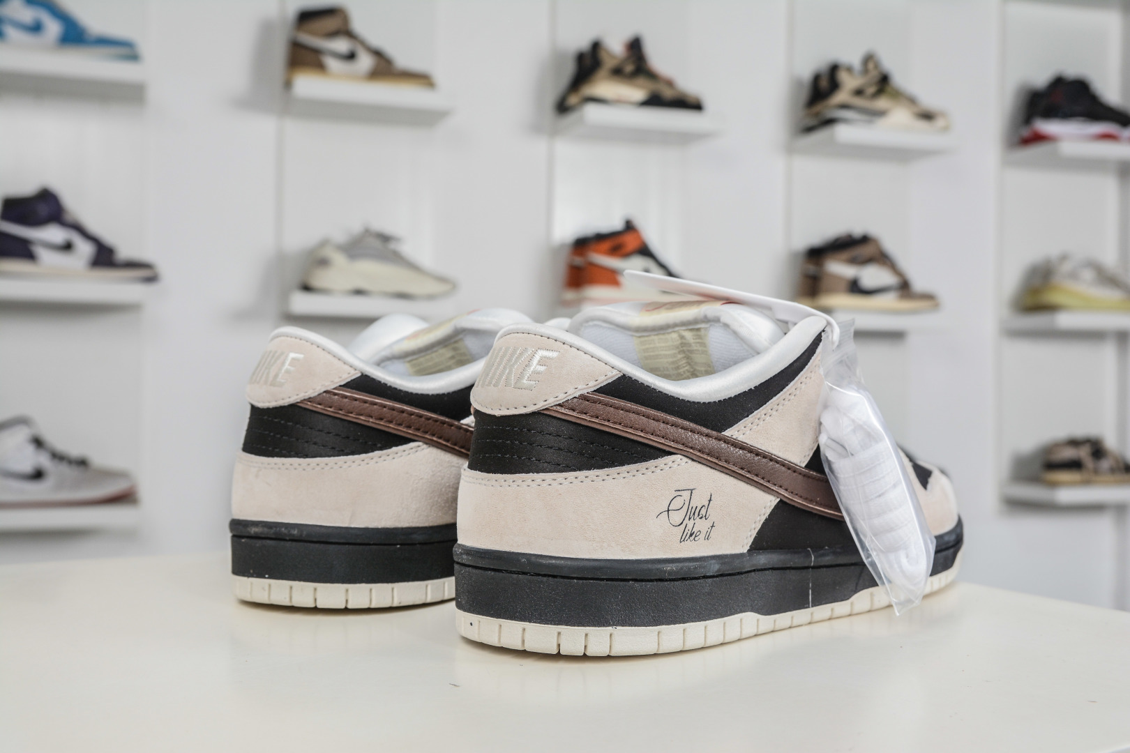 Nike SB Dunk Low 曼特宁 TMS 多巴胺 灰粽 FZ5645-100 Nike SB Dunk Low 曼特宁 TMS 多巴胺 灰粽 FZ5645-100