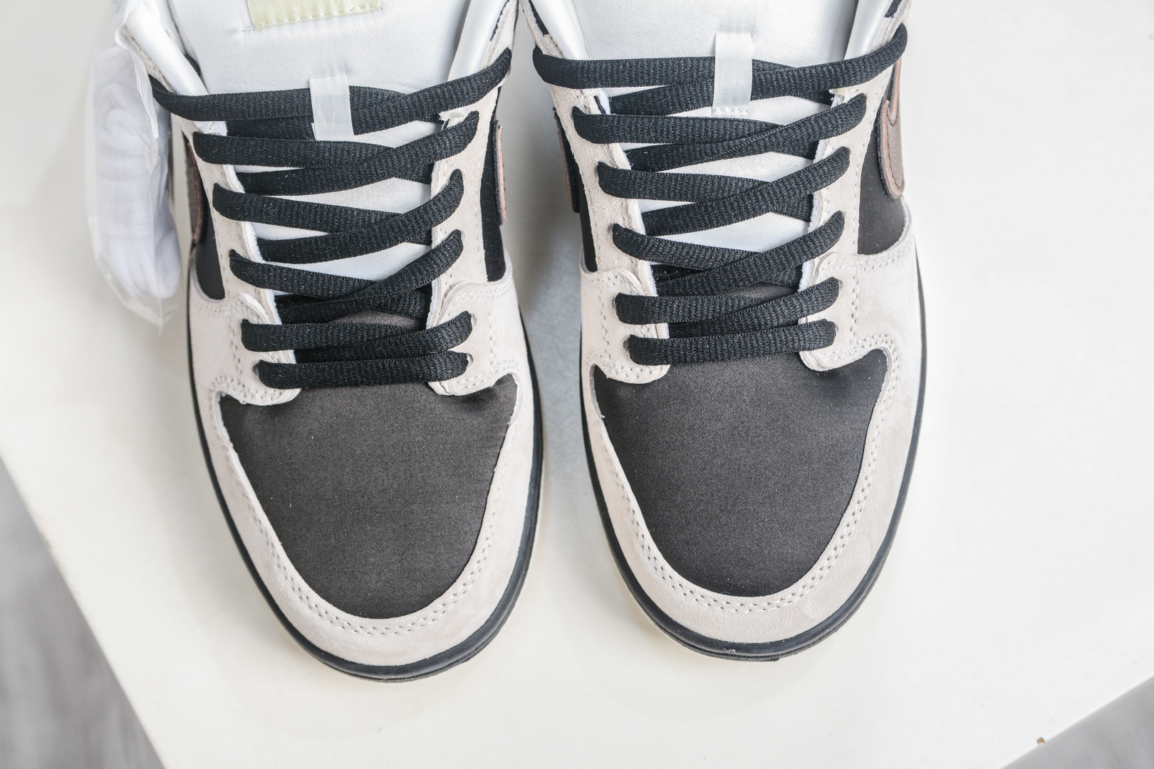 Nike SB Dunk Low 曼特宁 TMS 多巴胺 灰粽 FZ5645-100 Nike SB Dunk Low 曼特宁 TMS 多巴胺 灰粽 FZ5645-100