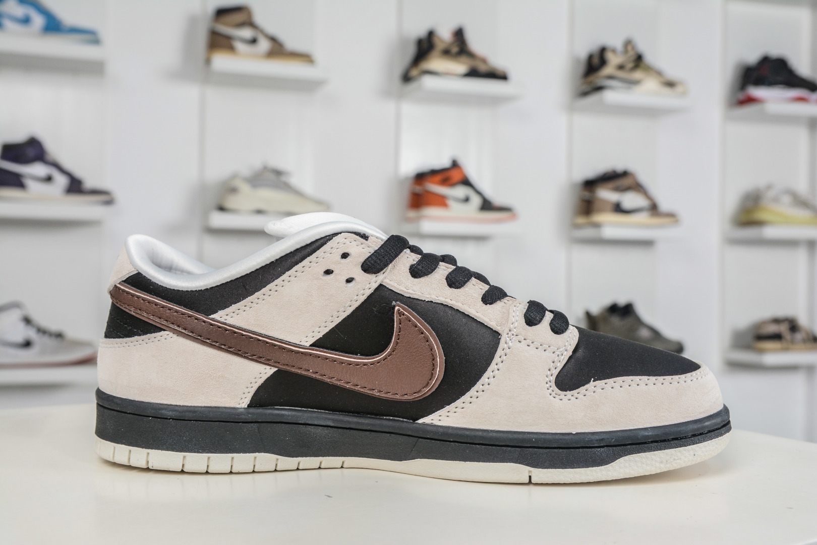 Nike SB Dunk Low 曼特宁 TMS 多巴胺 灰粽 FZ5645-100 Nike SB Dunk Low 曼特宁 TMS 多巴胺 灰粽 FZ5645-100