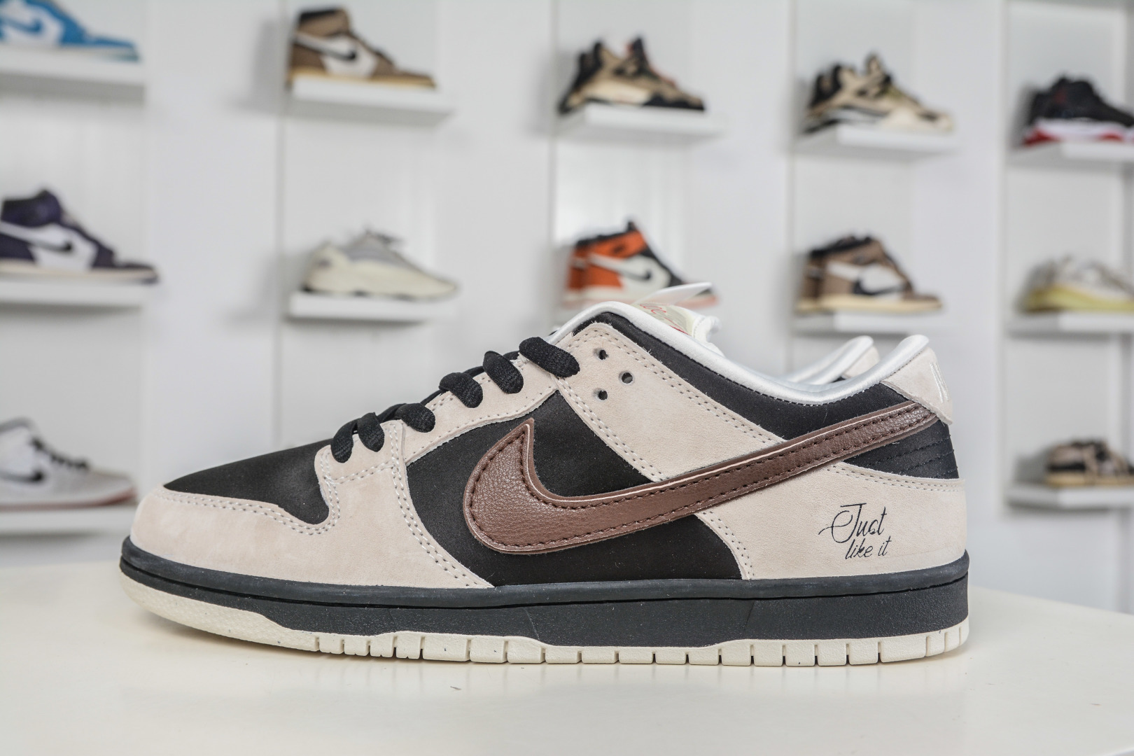 Nike SB Dunk Low 曼特宁 TMS 多巴胺 灰粽 FZ5645-100 Nike SB Dunk Low 曼特宁 TMS 多巴胺 灰粽 FZ5645-100
